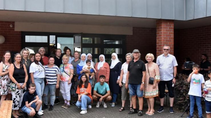 Viele Menschen aus verschiedenen Kulturen kamen zur Interkulturellen Begegnung an die Begegnungskirche in Köllerbach. (Archivfoto 2022)