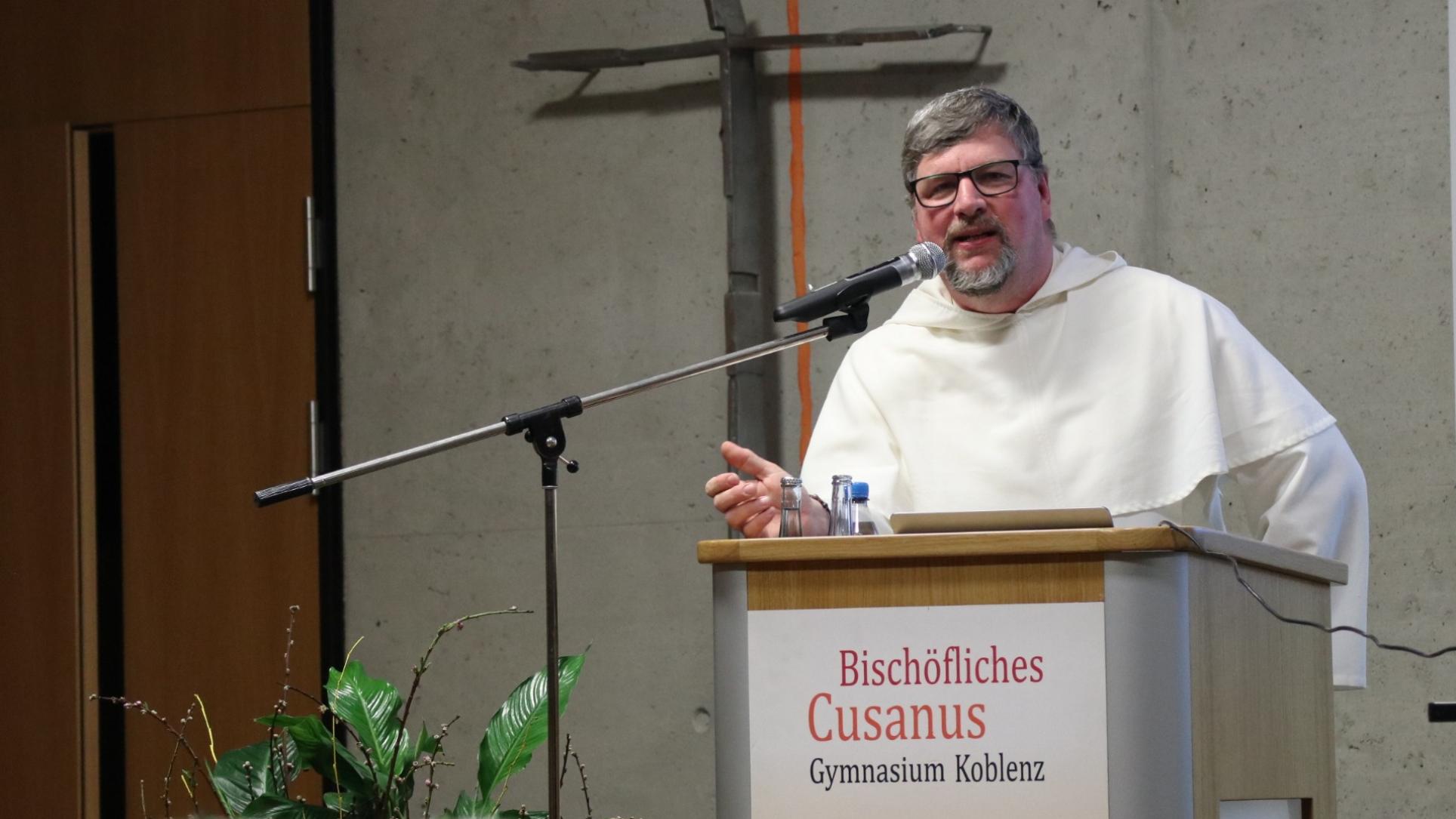 Pater Albert unterhielt die Anwesenden mit Impulsen und Anekdoten aus seinem Leben.